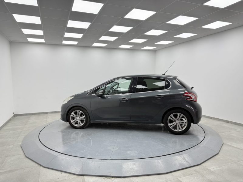 PEUGEOT 208 1.6 E-HDI 92 ALLURE 