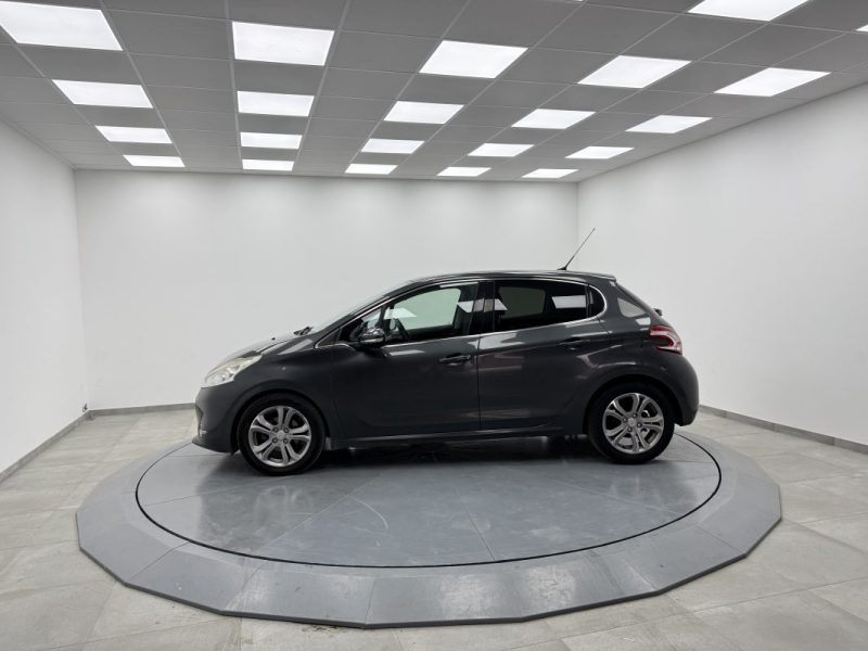 PEUGEOT 208 1.6 E-HDI 92 ALLURE 