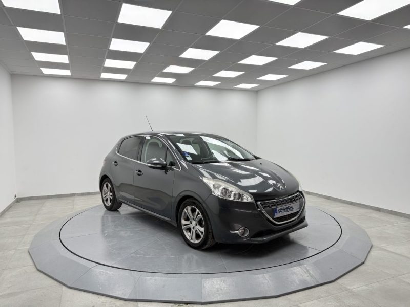 PEUGEOT 208 1.6 E-HDI 92 ALLURE 