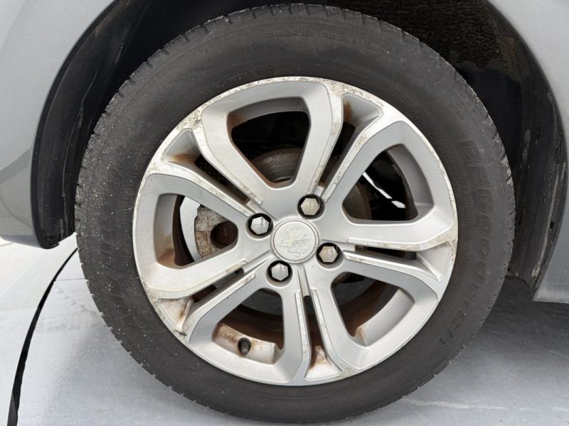 PEUGEOT 208 1.6 E-HDI 92 ALLURE GARANTIE 12 MOIS