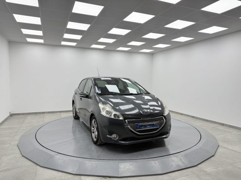 PEUGEOT 208 1.6 E-HDI 92 ALLURE 