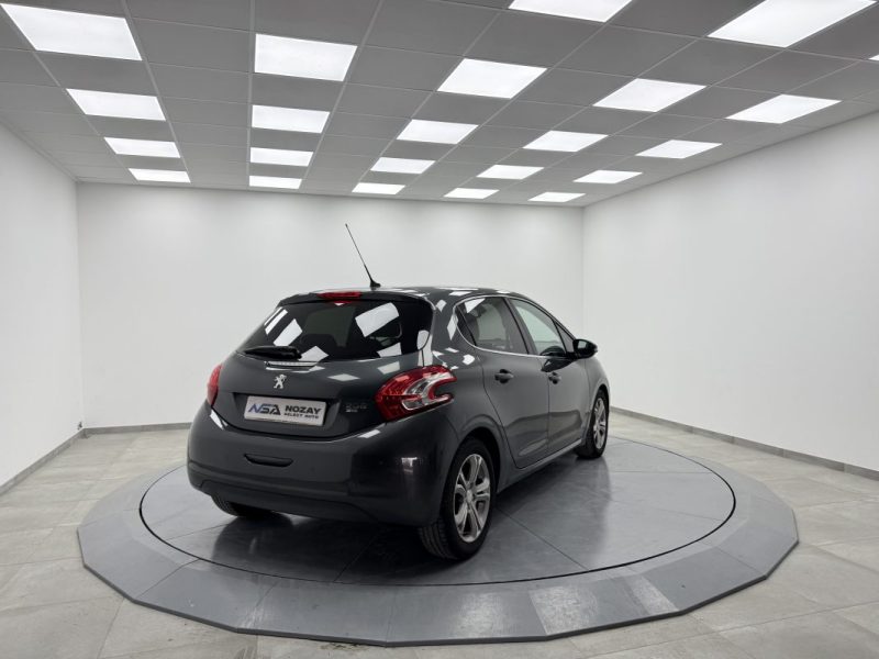 PEUGEOT 208 1.6 E-HDI 92 ALLURE 
