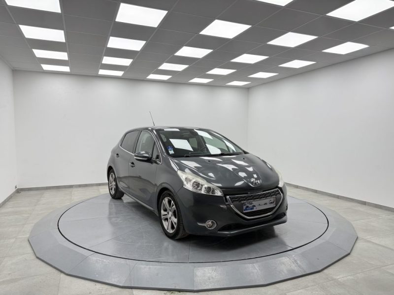 PEUGEOT 208 1.6 E-HDI 92 ALLURE 