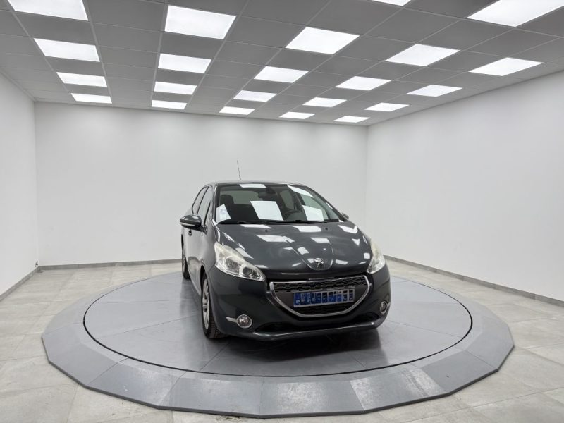 PEUGEOT 208 1.6 E-HDI 92 ALLURE 