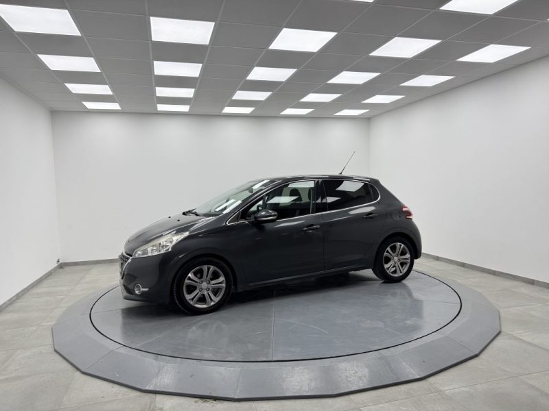PEUGEOT 208 1.6 E-HDI 92 ALLURE 