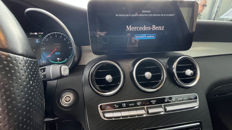 GLC 300 e EQ 211+122 cv AMG LINE 4MATIC Toit Ouvrant Hybride Rechargeable Garantie Mercedes 