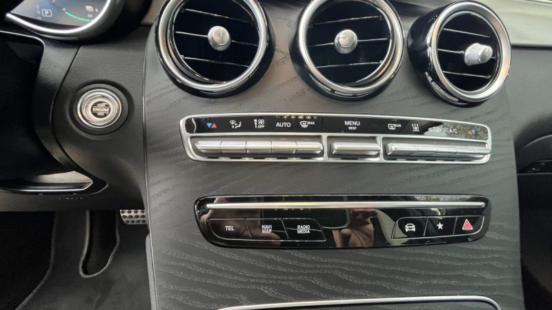 GLC 300 e EQ 211+122 cv AMG LINE 4MATIC Toit Ouvrant Hybride Rechargeable Garantie Mercedes 