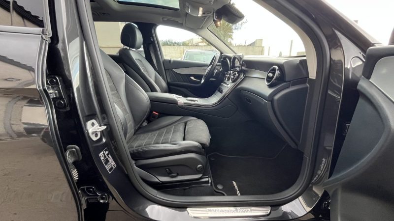 GLC 300 e EQ 211+122 cv AMG LINE 4MATIC Toit Ouvrant Hybride Rechargeable Garantie Mercedes 