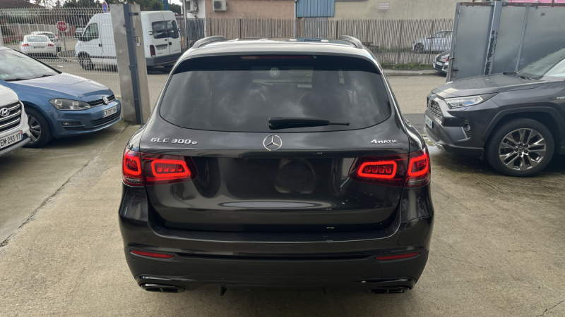 GLC 300 e EQ 211+122 cv AMG LINE 4MATIC Toit Ouvrant Hybride Rechargeable Garantie Mercedes 