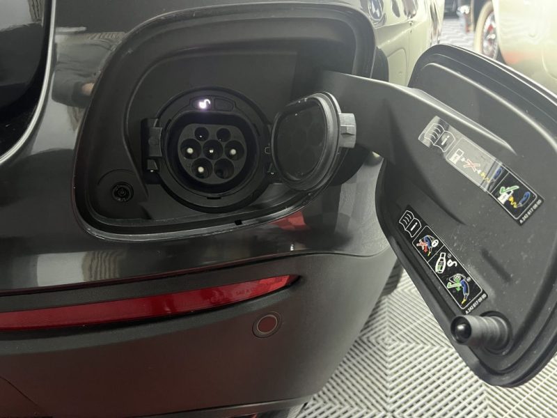 GLC 300 e EQ 211+122 cv AMG LINE 4MATIC Toit Ouvrant Hybride Rechargeable Garantie Mercedes 