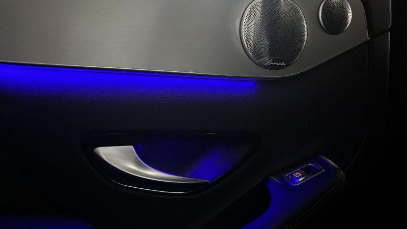 GLC 300 e EQ 211+122 cv AMG LINE 4MATIC Toit Ouvrant Hybride Rechargeable Garantie Mercedes 