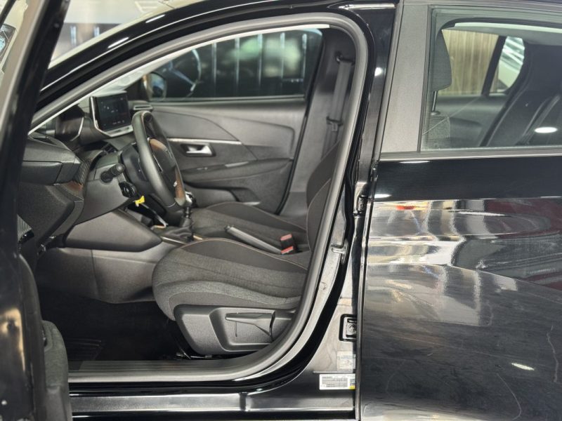 PEUGEOT 208 1.2 PURETECH 100 STYLE 2025 TTC
