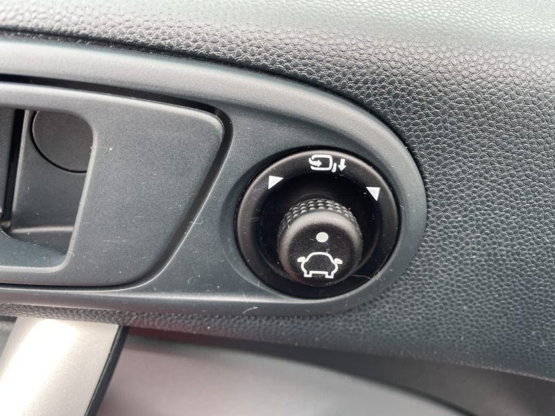 FORD FIESTA 1,6 TDCI 95CV   GARANTIE 3/12 MOIS 2011