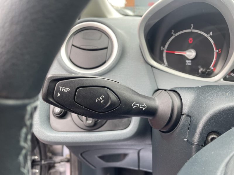 FORD FIESTA 1,6 TDCI 95CV   GARANTIE 3/12 MOIS 2011