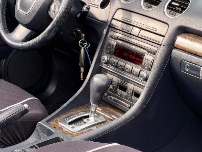 AUDI A4 CABRIOLET V6 2.7 TDI ATTRACTION MULTITRONIC 