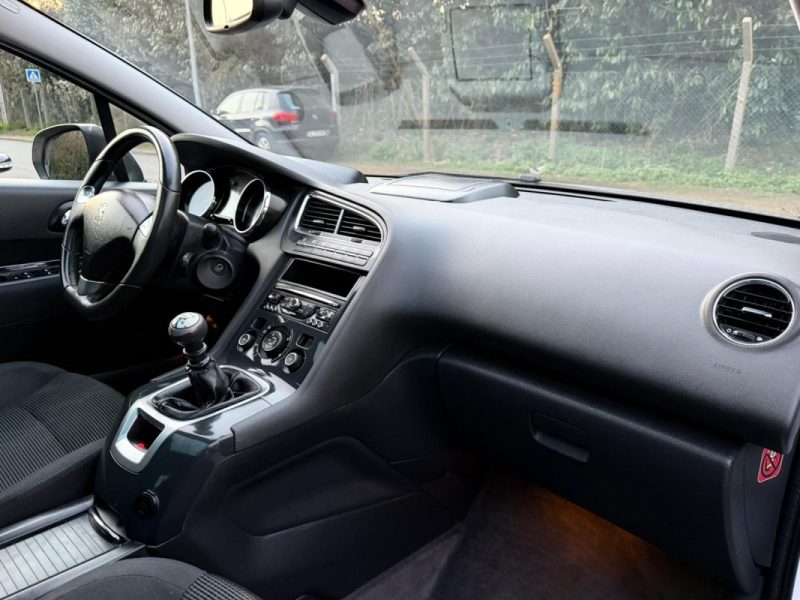 PEUGEOT 5008 2.0 BLUE HDI 150 ALLURE 