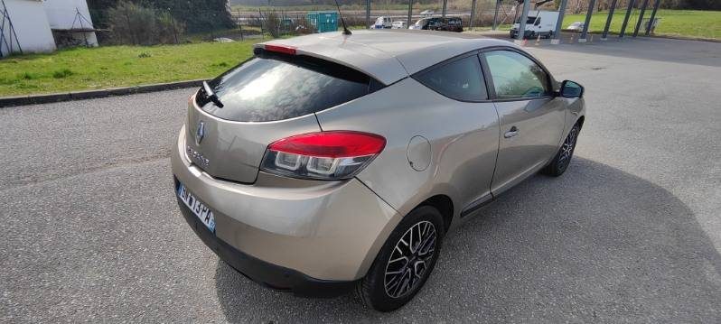 RENAULT MEGANE III 1.5 DCI 105  authentique 2009