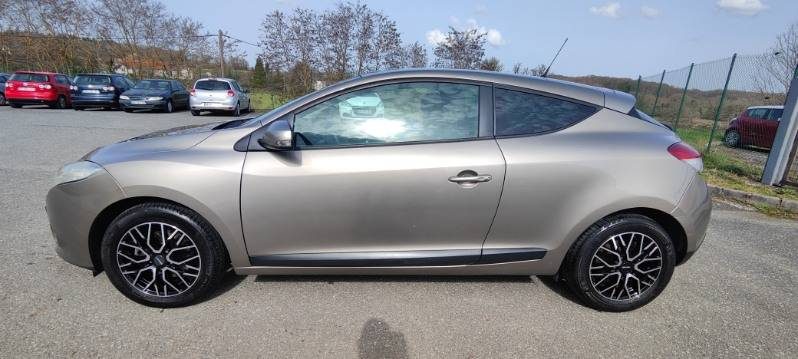 RENAULT MEGANE III 1.5 DCI 105  authentique 2009