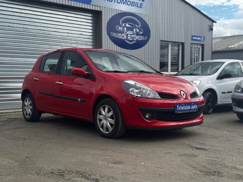 RENAULT CLIO 1.2 ESSENCE 75CH 2006