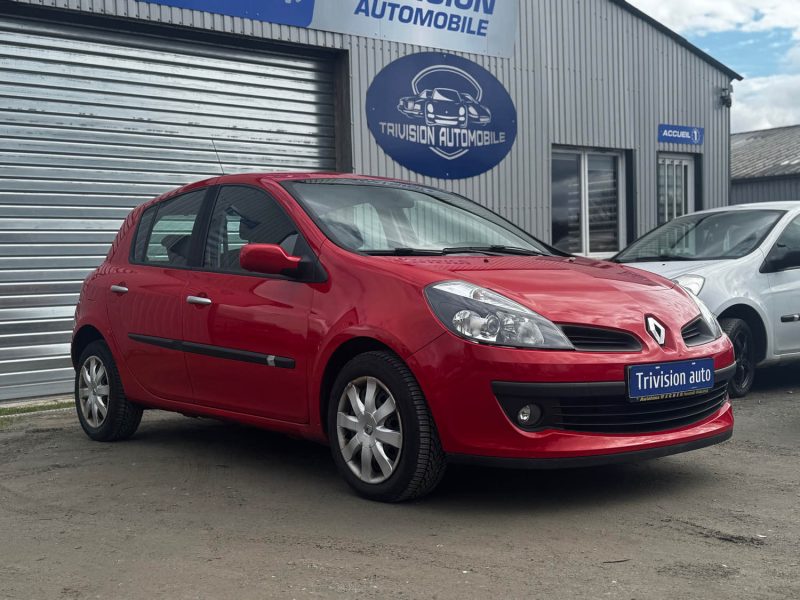 RENAULT CLIO 1.2 ESSENCE 75CH 2006