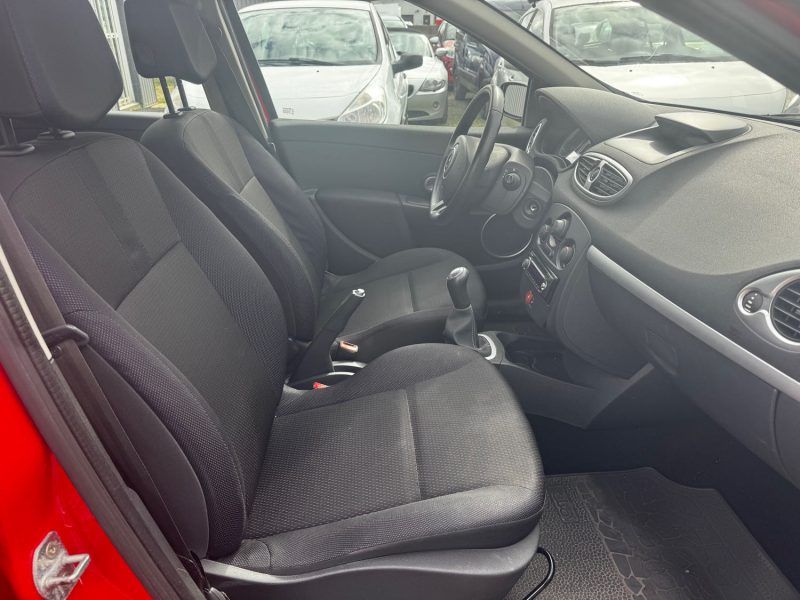 RENAULT CLIO 1.2 ESSENCE 75CH 2006