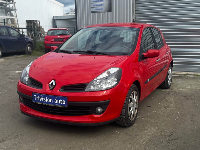 RENAULT CLIO 1.2 ESSENCE 75CH 2006