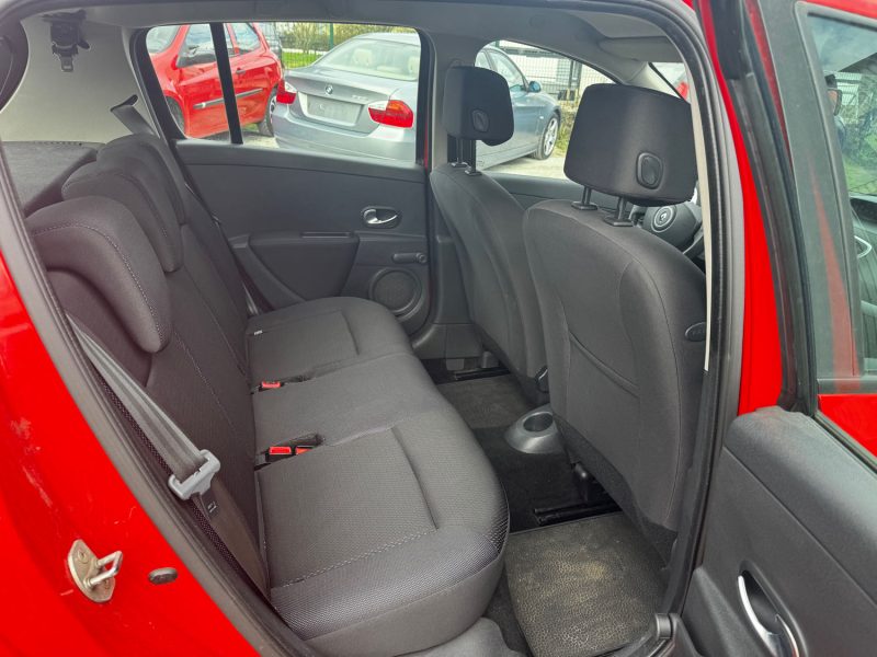 RENAULT CLIO 1.2 ESSENCE 75CH 2006