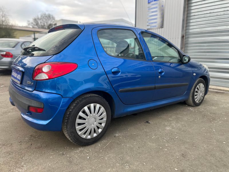 PEUGEOT 206 + 1.4 75CH ESSENCE 2009