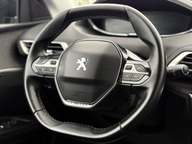 Peugeot 3008 II Allure 1.6 BlueHDi 120 ch BVM6 – Caméra AR – Attelage – Révisée – Garantie 6 mois