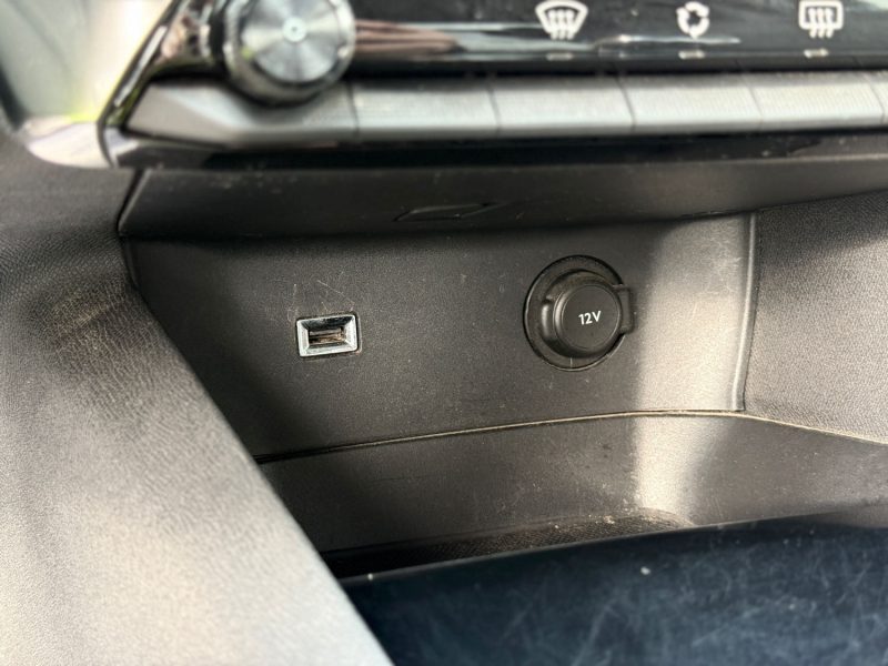 Peugeot 3008 II Allure 1.6 BlueHDi 120 ch BVM6 – Caméra AR – Attelage – Révisée – Garantie 6 mois