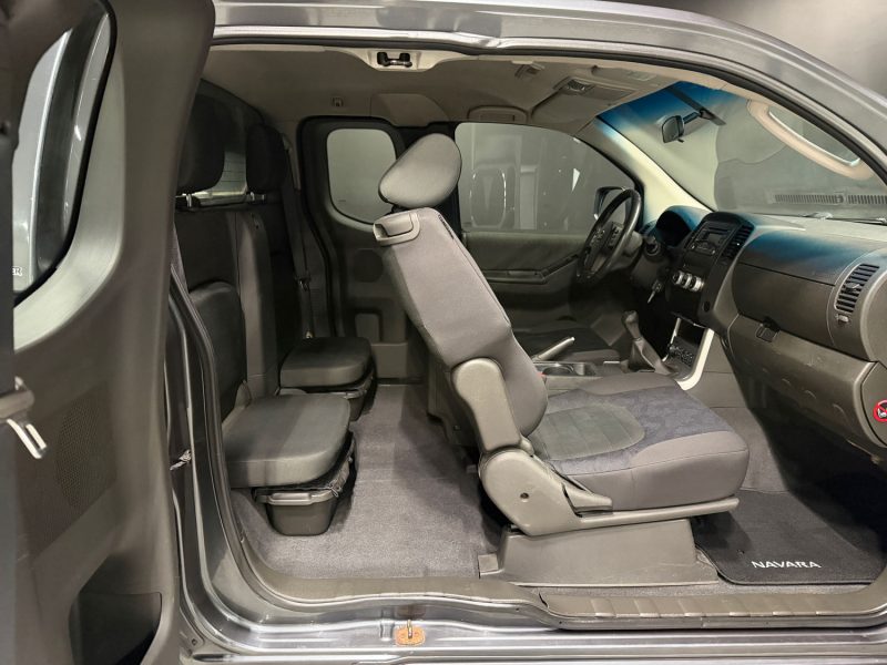 NISSAN NAVARA 2.5 DCI KING CAB SE 2014