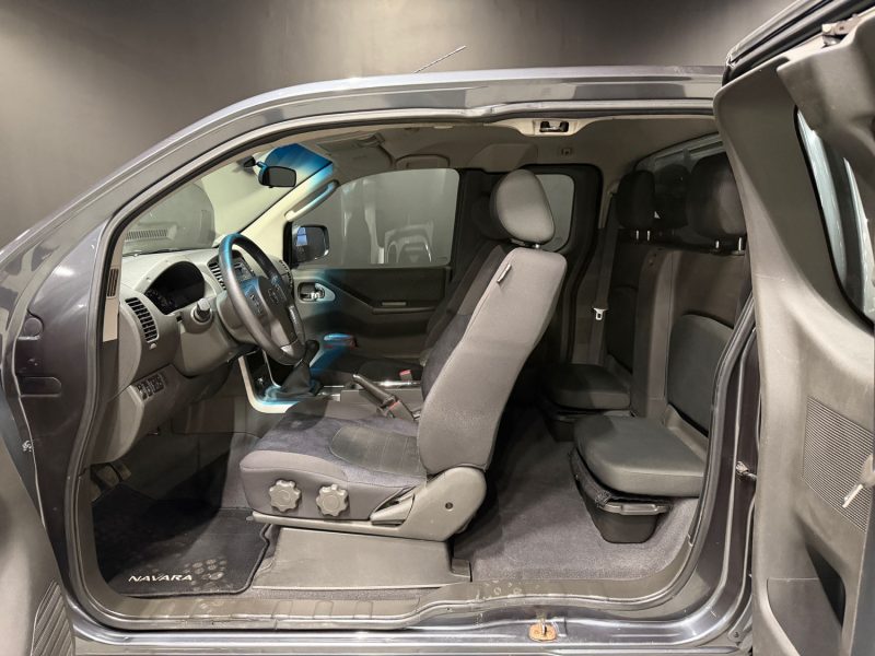 NISSAN NAVARA 2.5 DCI KING CAB SE 2014