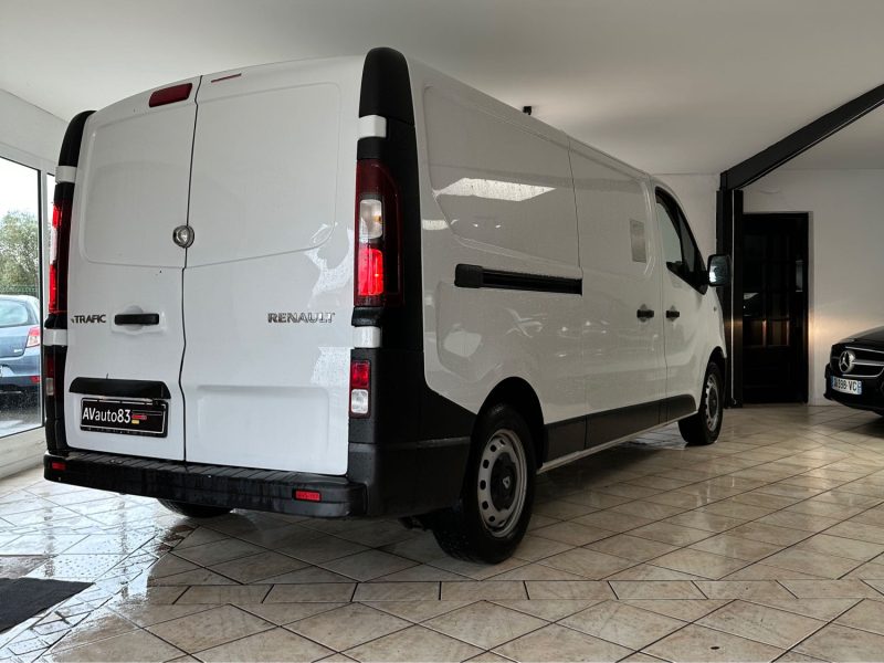 Renault Trafic Utilitaire 2018 – 66 700 km – 1ère main – Caméra / Clim / Bluetooth –Garantie 12 mois