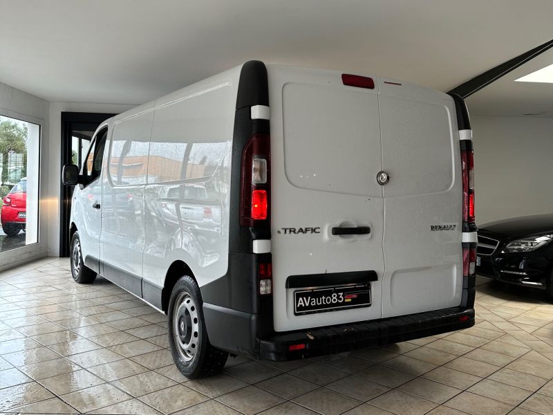 Renault Trafic Utilitaire 2018 – 66 700 km – 1ère main – Caméra / Clim / Bluetooth –Garantie 12 mois