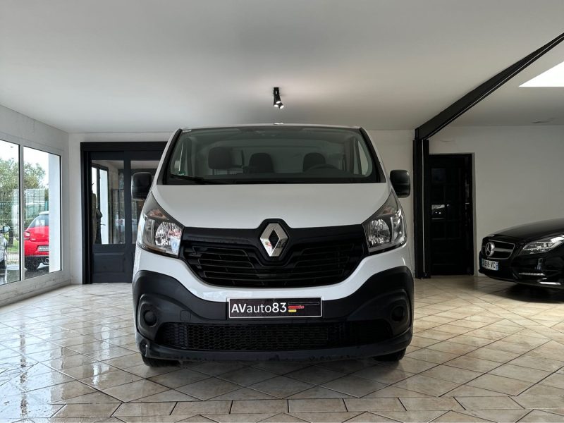 Renault Trafic Utilitaire 2018 – 66 700 km – 1ère main – Caméra / Clim / Bluetooth –Garantie 12 mois