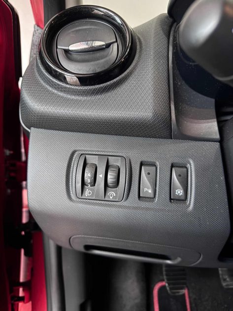 Renault Clio 4 Limited 0.9 TCE – 1ère main – 118 000 km– GPS / Sièges chauffants –Garantie 12mois 