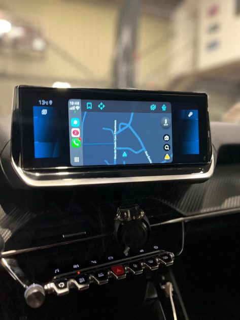 MAGNIFIQUE PEUGEOT 208 1.2 100CH BOITE AUTOMATIQUE EAT8-5 PORTES (APPLE CARPLAY, CAMÉRA DE RECUL, BL