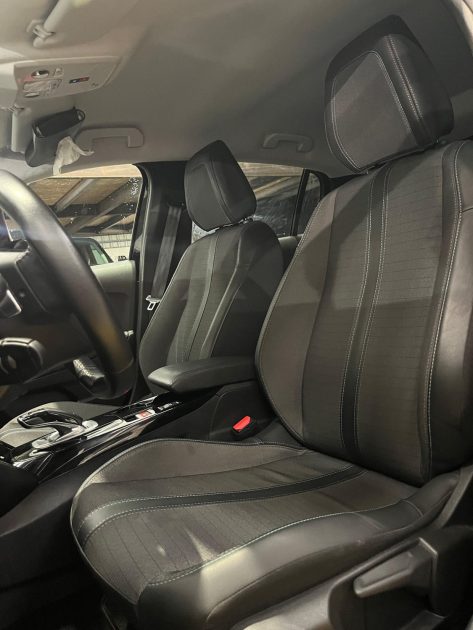 MAGNIFIQUE PEUGEOT 208 1.2 100CH BOITE AUTOMATIQUE EAT8-5 PORTES (APPLE CARPLAY, CAMÉRA DE RECUL, BL