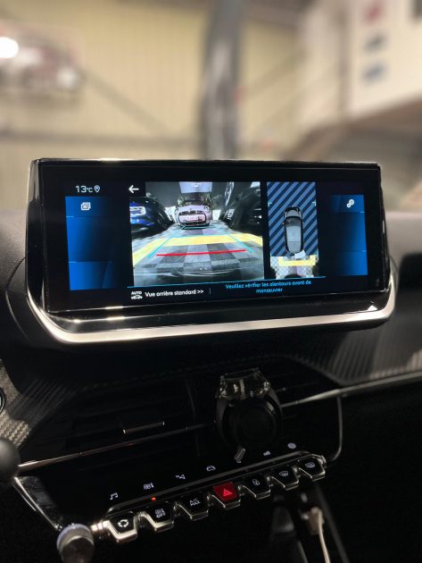 MAGNIFIQUE PEUGEOT 208 1.2 100CH BOITE AUTOMATIQUE EAT8-5 PORTES (APPLE CARPLAY, CAMÉRA DE RECUL, BL