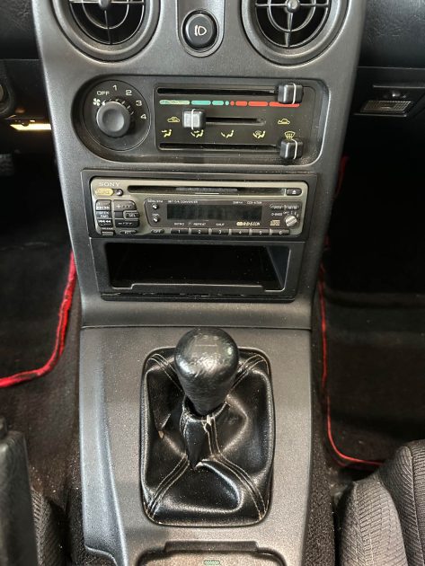 Mazda MX-5 NA Miata 1.6 – 1990 – Cabriolet – Distribution neuve – Youngtimer collection -