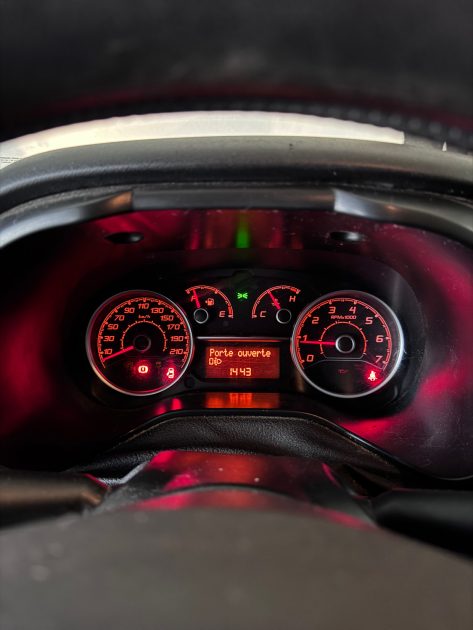 Fiat Doblo Cargo 1.6 Multijet 105 – 2015 – 3 places – Radar / Clim / GPS – Prêt à travailler 
