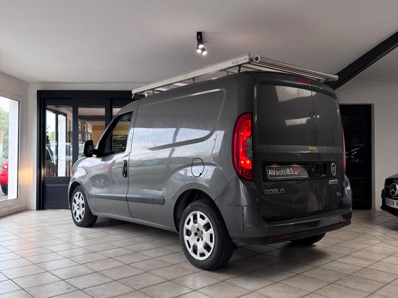 Fiat Doblo Cargo 1.6 Multijet 105 – 2015 – 3 places – Radar / Clim / GPS – Prêt à travailler 