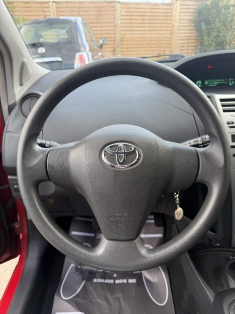 TOYOTA YARIS 1.3 VVT-I COOL 2008 - 80 500Kms - Distrib ok - Premier Main - SUIVIT TOYOTA