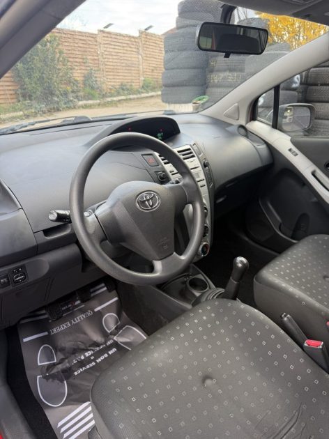 TOYOTA YARIS 1.3 VVT-I COOL 2008 - 80 500Kms - Distrib ok - Premier Main - SUIVIT TOYOTA