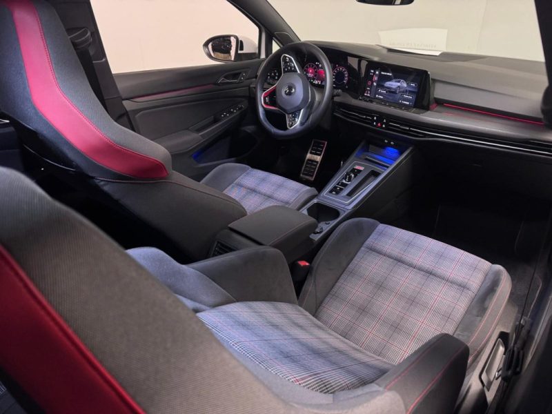 VOLKSWAGEN GOLF 8 GTi 2.0 TSI 245cv 14 000km / TOUT OPTION / TOIT OUVRANT / HARMAN KARDON