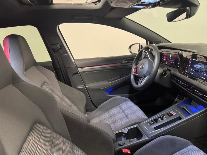 VOLKSWAGEN GOLF 8 GTi 2.0 TSI 245cv 14 000km / TOUT OPTION / TOIT OUVRANT / HARMAN KARDON