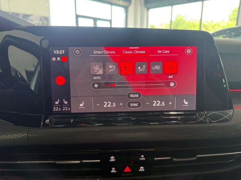 VOLKSWAGEN GOLF 8 GTi 2.0 TSI 245cv 14 000km / TOUT OPTION / TOIT OUVRANT / HARMAN KARDON