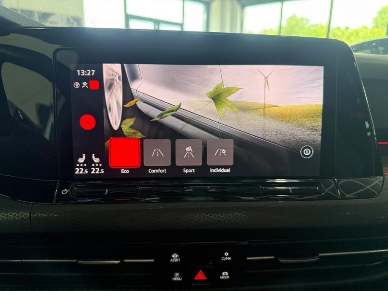 VOLKSWAGEN GOLF 8 GTi 2.0 TSI 245cv 14 000km / TOUT OPTION / TOIT OUVRANT / HARMAN KARDON