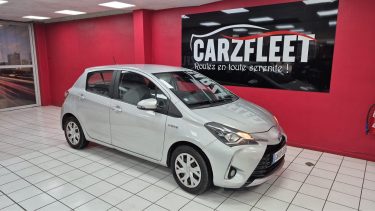 TOYOTA YARIS HYBRIDE 100cv FRANCE BUSINESS/1 ERE MAIN