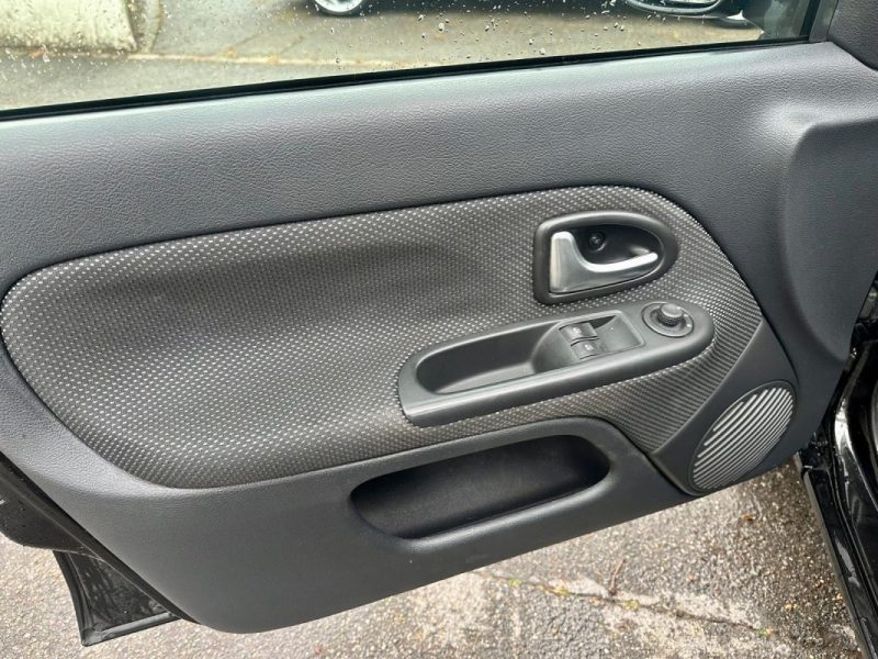 RENAULT CLIO II CAMPUS 1.2 16V 75 BYE BYE 